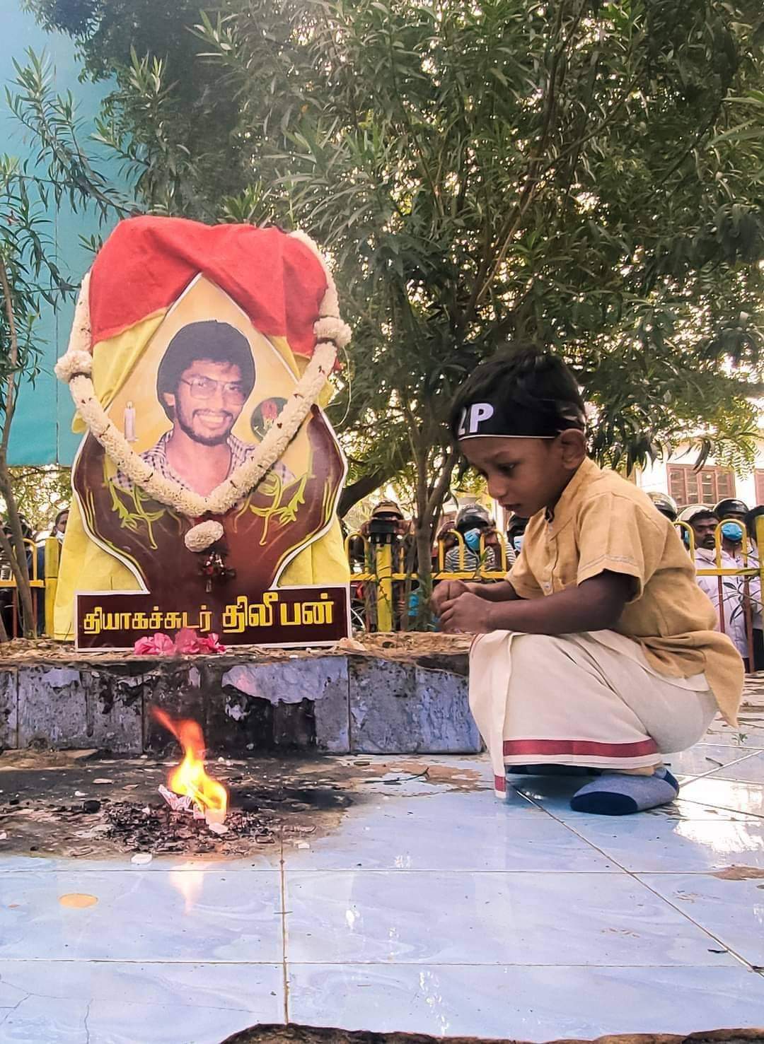 தமிழர் எழுச்சிகொள்ளும் ஒவ்வொரு தடவையும் அதனை நீயே பிரசவித்துக்கொள்வதாய் உணர்கிறது தமிழினம்.