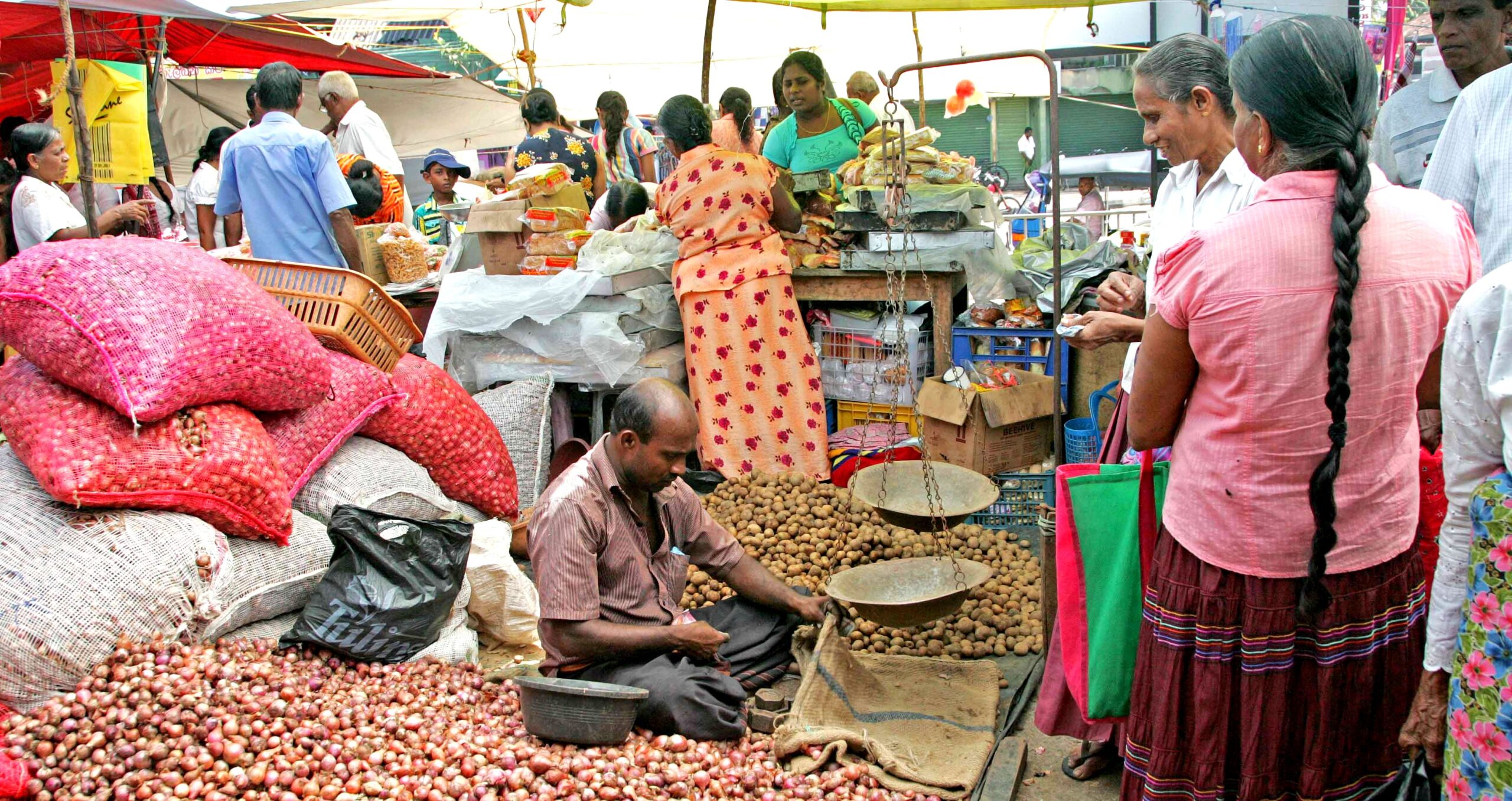 மக்களை பாதுகாக்கவே அவசரகாலச் சட்டம்…