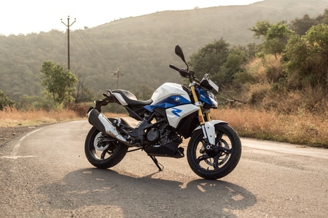 அறிமுகமாகும் BMW G310R பைக்…